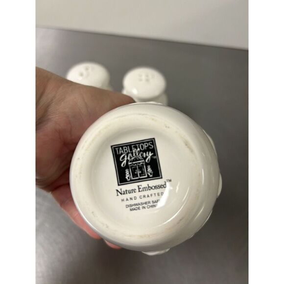 VTG Tabletops Gallery Vinegar Jar & Drizzle Spout & Ceramic Salt, Pepper Shaker - Picture 3 of 8